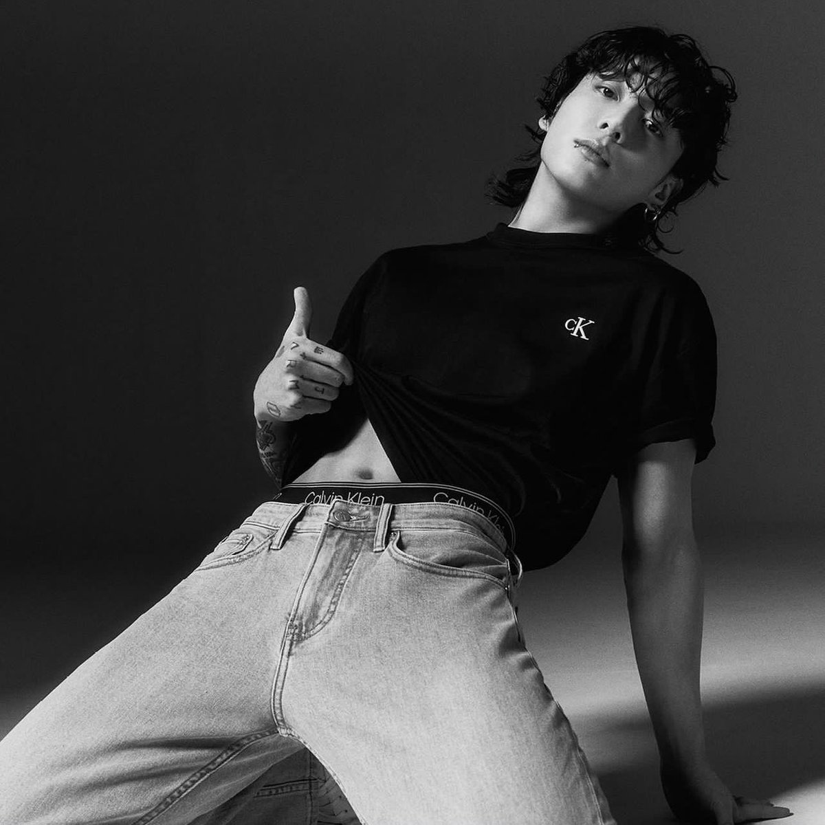 iPopCraveRP's tweet image. 🅟𝗼𝗽 𝗖𝗿𝗮𝘃𝗲 © 𝟚𝟘𝟚𝟜 • 𝖤𝗇𝗍𝖾𝗋𝗍𝖺𝗂𝗆𝖾𝗇𝗍! 
C͟e͟l͟e͟b͟s͟ › 𝗡𝗲𝘄𝘀 
🗞️ › 𝗍𝖺𝗀: #iPopCraveRP 

𝗔𝗸𝗿𝗮𝗺 𝗝𝗮̈𝗴𝗴𝗲𝗿 (@iridiscendia ) the new ambassador of 𝗖𝗮𝗹𝘃𝗶𝗻 𝗞𝗹𝗲𝗶𝗻 (@MyCalvinRP)