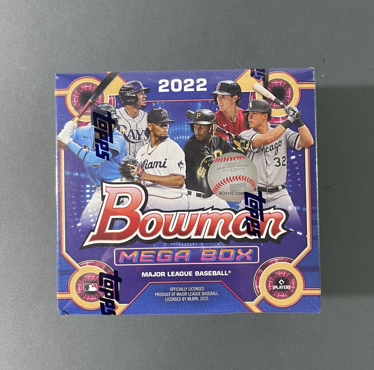 CMRcards22's tweet photo. 🚨Giveaway Alert🚨

Little late but thank you all for 1,000 followers!!! With that being said it’s giveaway time! We are giving away this 2022 Bowman Mega box. To enter just:

1. Like &amp; Retweet 
2. Follow

Shipping in US is free
International will have to pay any amount over $6 https://t.co/kx5iFADl5k