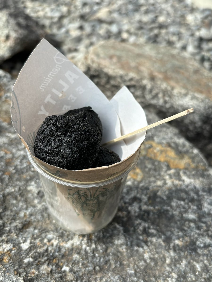 JunMoriiino's tweet image. 朝メシ？ブランチ？探しに
横丁的に食べ歩き出来るのが楽しい
エビがパリパリで美味しかった！！
#猿田彦珈琲　#baraque #新兵衛屋