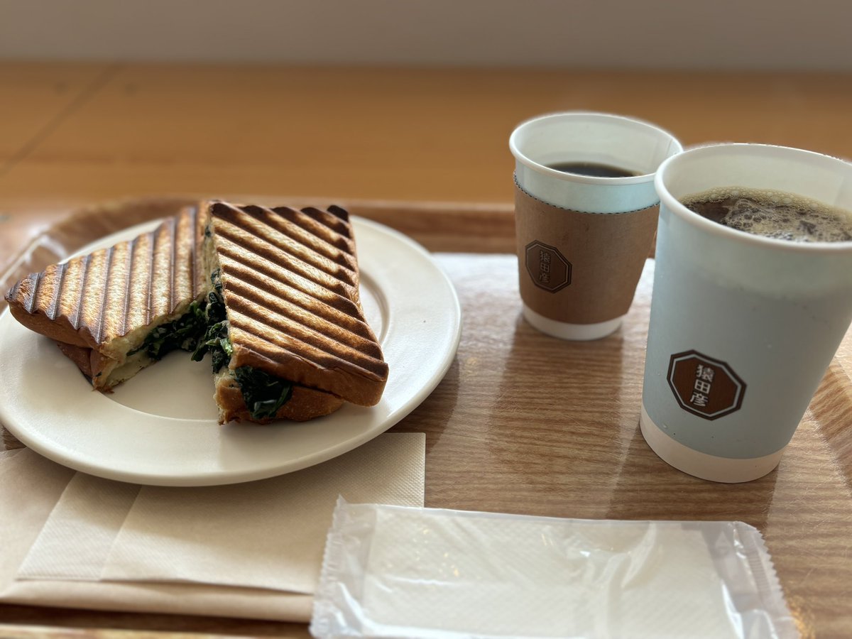 JunMoriiino's tweet image. 朝メシ？ブランチ？探しに
横丁的に食べ歩き出来るのが楽しい
エビがパリパリで美味しかった！！
#猿田彦珈琲　#baraque #新兵衛屋