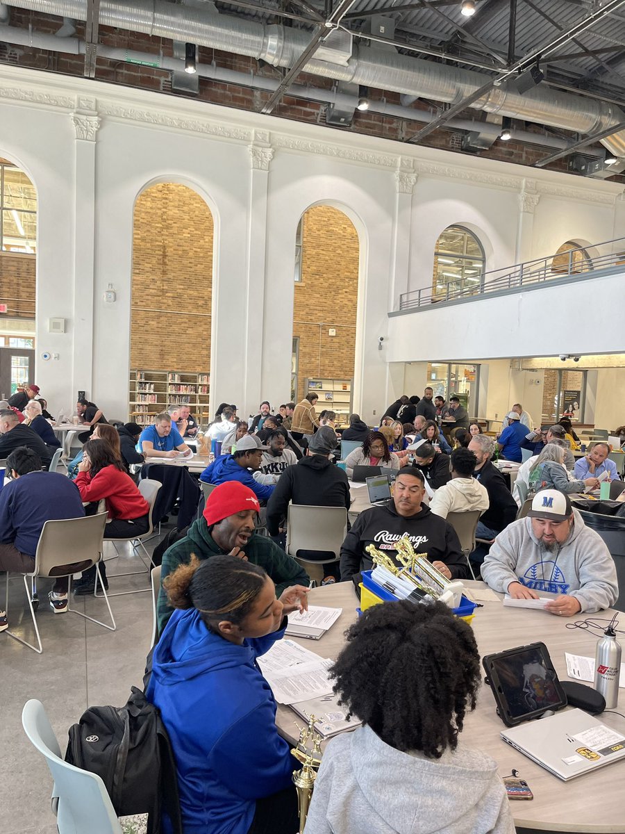 techlikeaboss's tweet image. Today we had our teachers dig into the STAAR ECR using our own students essays and the rubric. #buffsunite #studentcentered