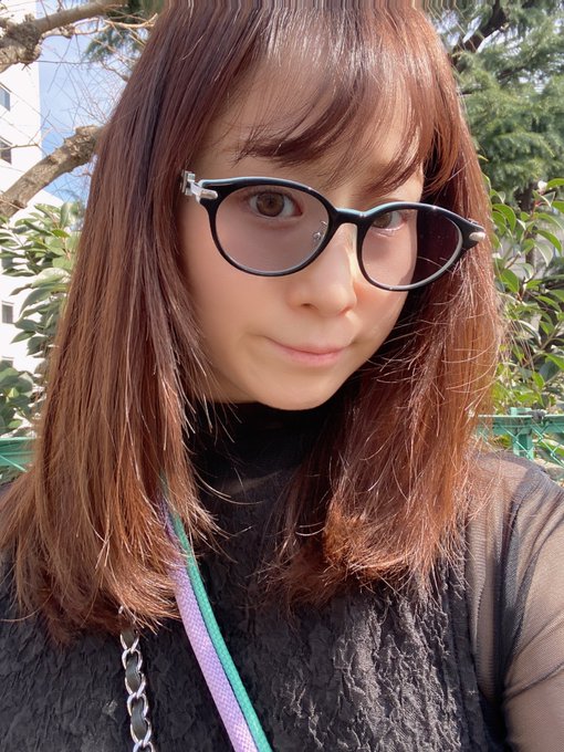 現場前に長めな散歩🚶&zwj;♀️ ノーメイクに日焼け止め無しはヤバかった🙀 https://t.co/NsU1dS7be7<a href="/tag/yumikazama"class="tags"><span>#yumikazama</span></a><a href="/tag/maki_tomoda"class="tags"><span>#maki_tomoda</span></a><a href="/tag/chisato_shoda"class="tags"><span>#chisato_shoda</span></a>