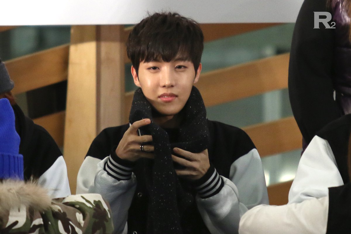 RTWOBTS2's tweet photo. 131111 청량리 팬싸인회 호석

#제이홉 #방탄소년단 #BTS #정호석 #호석 #JHOPE #Hoseok @BTS_twt https://t.co/ZIkcGgcDRF