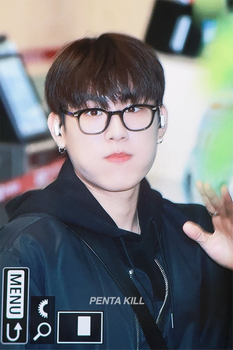 240220 출국

우진아🥺😭 오늘 왜케 귀엽고 사랑스러워ㅠㅠㅠㅠ  🤍🤍

#에이비식스 #AB6IX #박우진 #우진