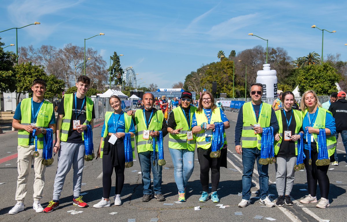 MaratonSevilla's tweet photo. Tenemos los MEJORES VOLUNTARIOS DEL MUNDO🌍
Gracias, gracias y gracias. 
#ZurichMaratónSevilla24 https://t.co/0K6F244nOV