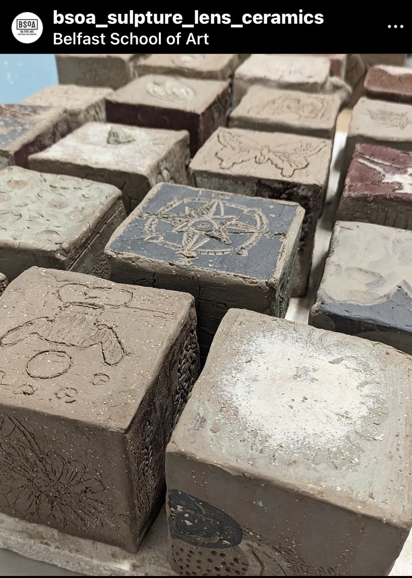 CeramicsTracey's tweet photo. I have been having a great time providing a ceramic lecture and workshop for Fine Art foundation at @UlsterUni Ulster University.   Here the students are discovering how to tell a story through clay #ceramic #storytelling #journey #boundries #care #liminality https://t.co/nObArzBwSW