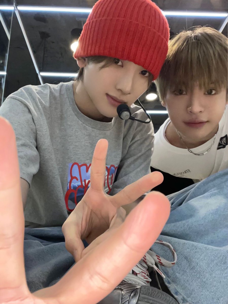 xikers_official's tweet photo. [#세은] 🤘🤘🤘🤘skrrrr
#xikers #싸이커스 https://t.co/5hQzo9UdXn