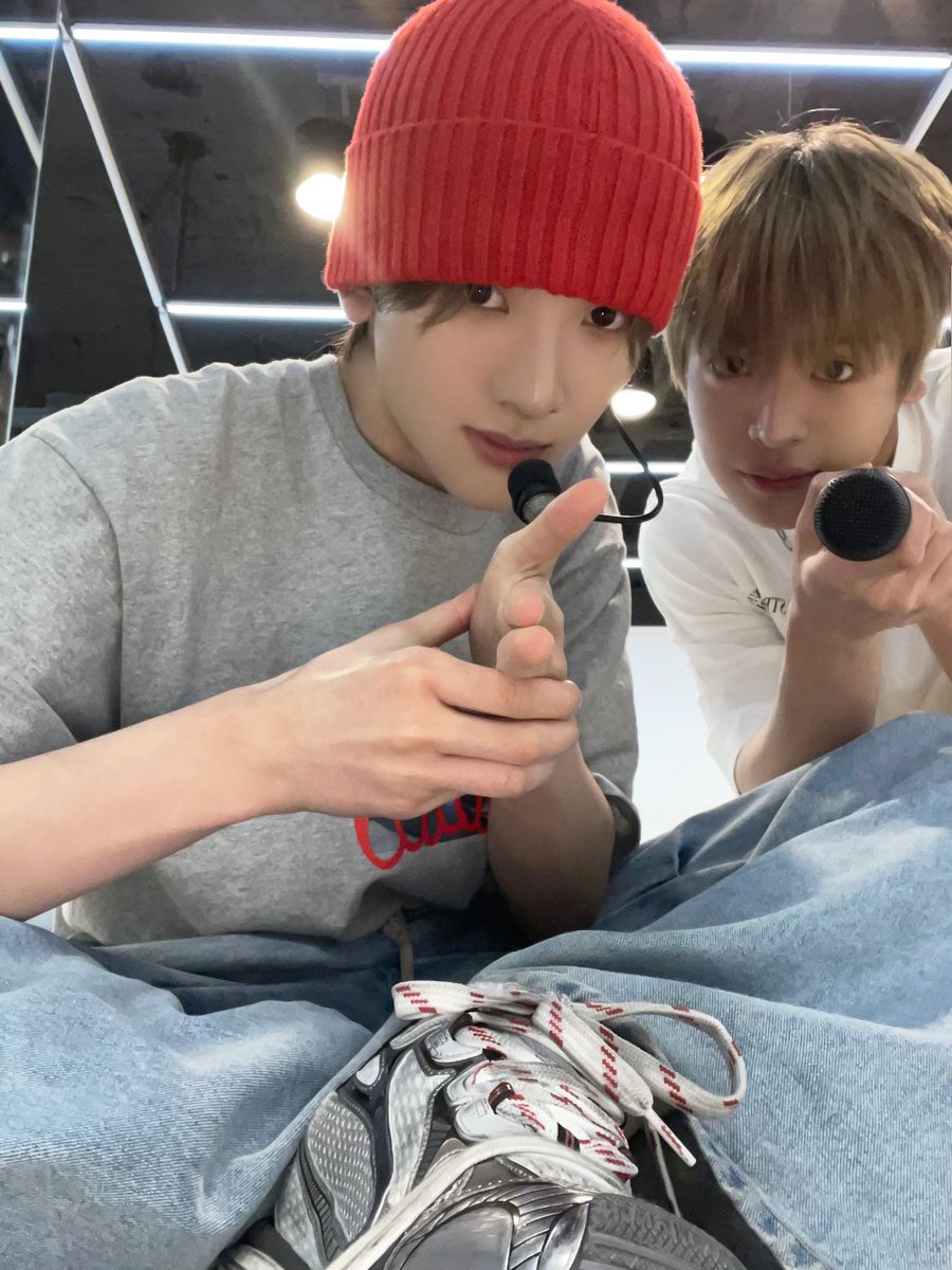 xikers_official's tweet photo. [#세은] 🤘🤘🤘🤘skrrrr
#xikers #싸이커스 https://t.co/5hQzo9UdXn
