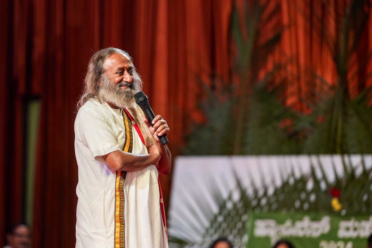 Gurudev's tweet image. Spirituality is essential. It is the joy and enthusiasm in our lives, the core reason behind everything we do. 

In a packed hall, thousands experienced meditation and Sudarshan Kriya as part of the ‘Happiness Mahotsav’ in Mangalore.