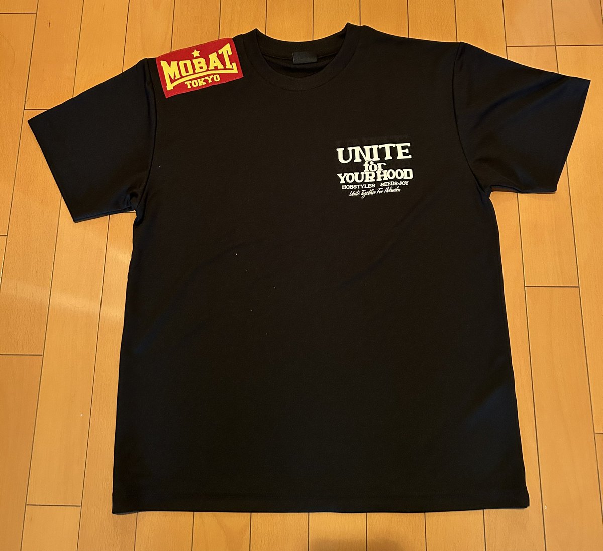 junko_wolves's tweet photo. 届きました♪新しいテニスウェア🎾
前回の災害支援Tシャツの白を買って着てたら「肩のワッペンかっこいいね👍」と言われました ！
今回もカッコいいの間違いない✨

#MOBSTYLES
#seedsjoy https://t.co/nn7gtpt7xz