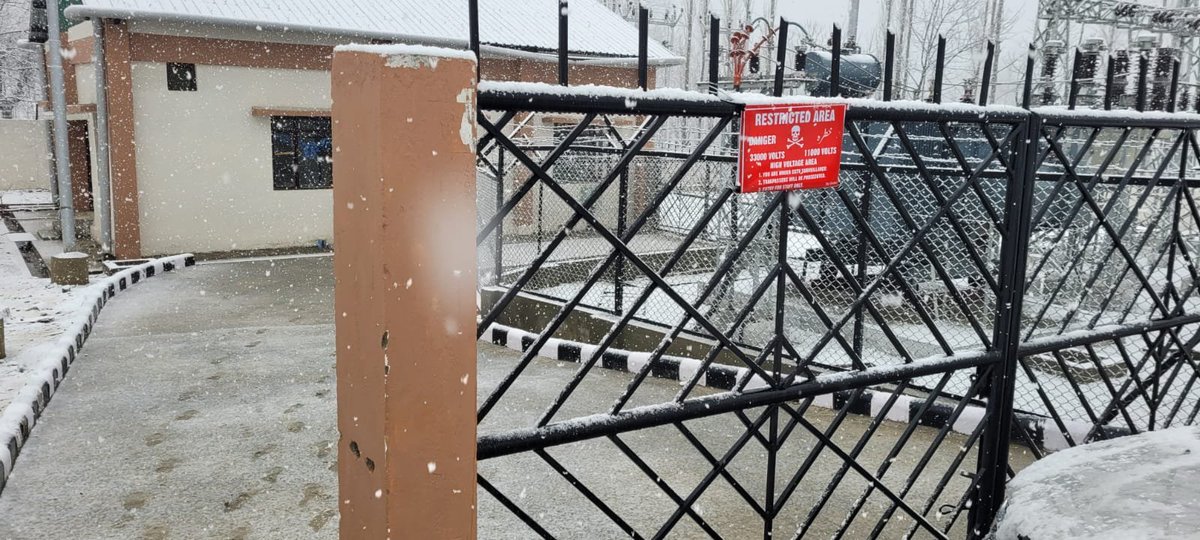 kpdcloffice's tweet photo. #SnowPowerUpdates
All outgoing feeders from Aripal Receiving Station are operational: Er. Nazir A. Laway, EE Bijbehara.
@diprjk @OfficeOfLGJandK @Raj576113 @mussarat_zia @DivComKash @DCAnantnag