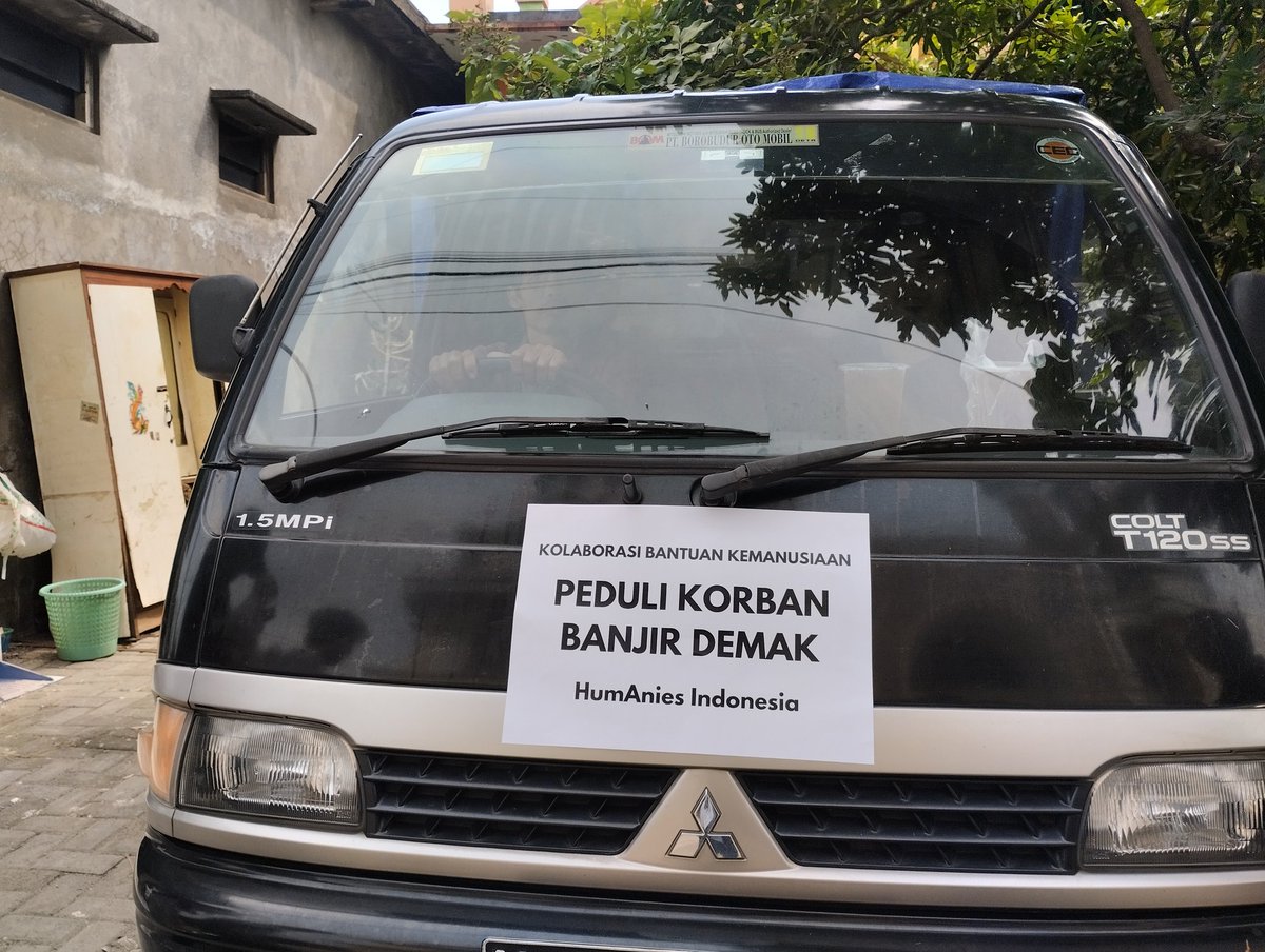 humaniesproject's tweet image. Distribusi Bantuan Kemanusiaan 
Peduli Korban Banjir Demak
HumAnies Indonesia