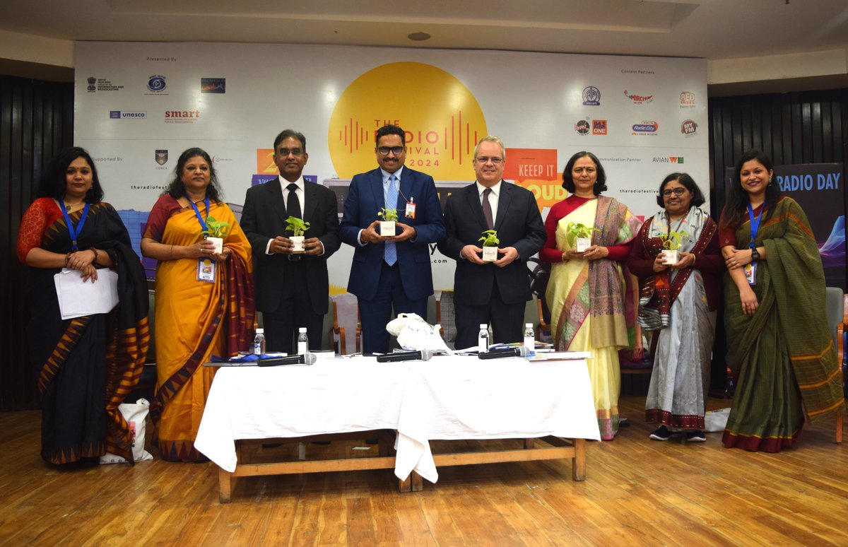 The 7th Edition of The Radio Festival (TRF) was held on February 13, 2024, at the India International Centre, New Delhi, in collaboration with the @MIB_India @prasarbharati @unesconewdelhi and @ngo_smart. @UNESCO @CEMCA_COL @archanakpr nearme.dailyhunt.in/news/india/eng…