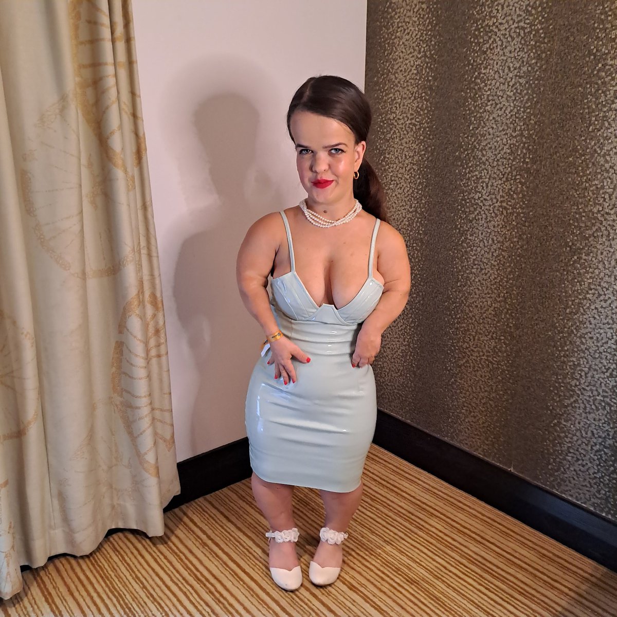 caithellyer's tweet photo. Make it mint,
Make it pvc,
Make it tight, 
Make it @ohpolly 

#dwarf #pvc #dress #ohpolly #minidress #model #fansly #sexy #busty #BBWdating #cleavage #petite https://t.co/pcsMpKhNBd