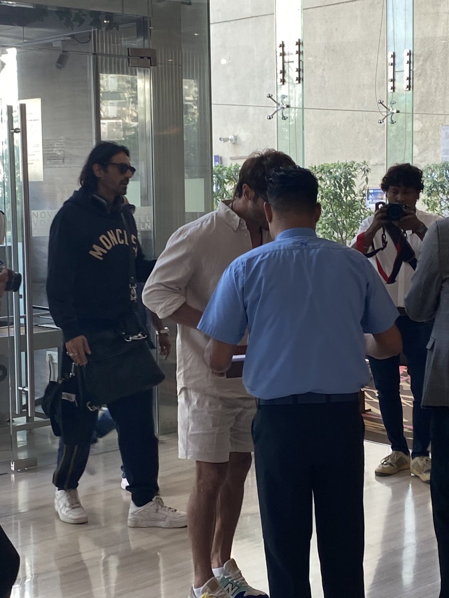 OsumAshish's tweet photo. @rampalarjun looking great as always 👍 https://t.co/CchTUt6chK
