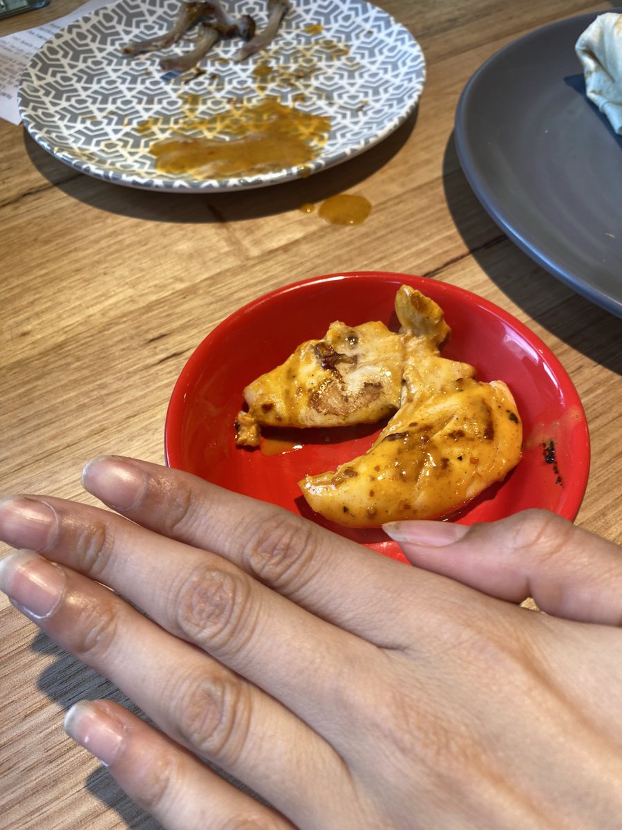 MaxKol14's tweet photo. Currently sitting at Nando’s Elstenwick and I am absolutely shocked at what they served. I went to say something and this is what they brought out… https://t.co/K2ttP5k1DT