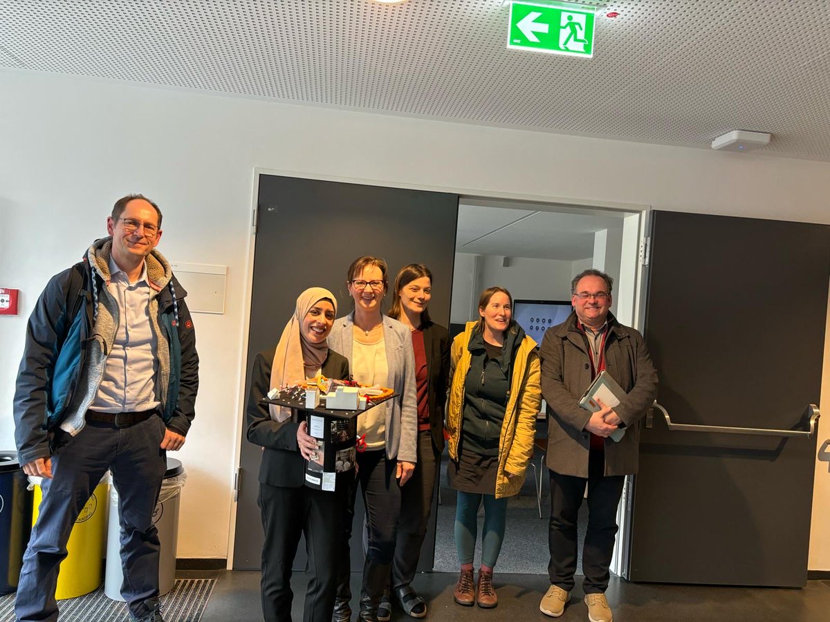 Zeinab Mahfouz created artificial peptide helices and studied how these foldamers self-assemble with native alpha helices. On January 31st she successfully defended her thesis. Congratulations, Zeinab, on your great results! Soon we will see them published.