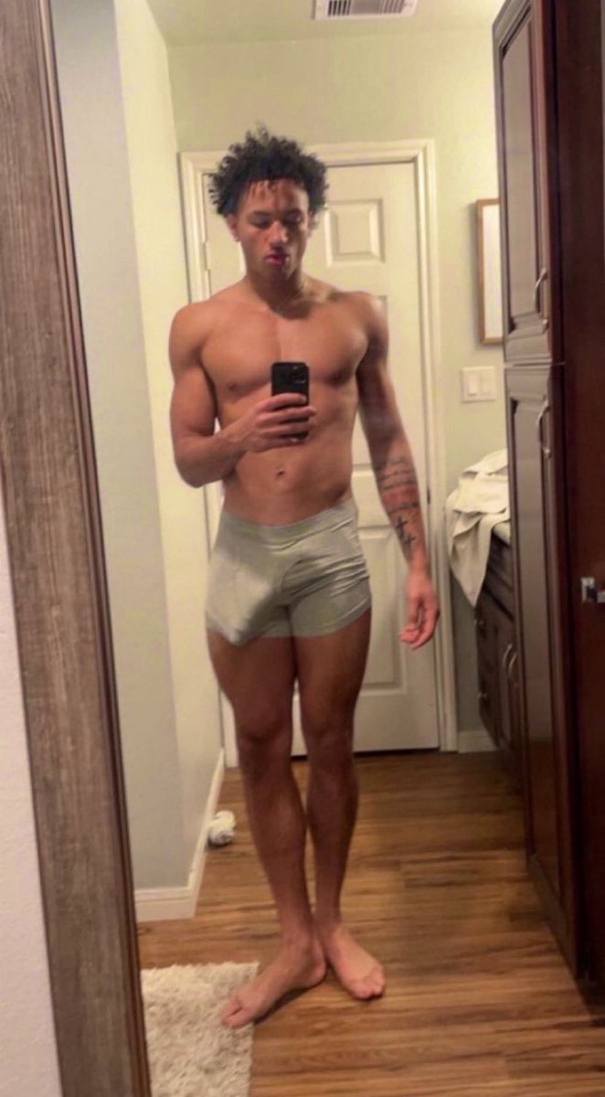 axl3122's tweet photo. wanna try it? #lightskin #nsfwtw https://t.co/XRG7Rgpiju