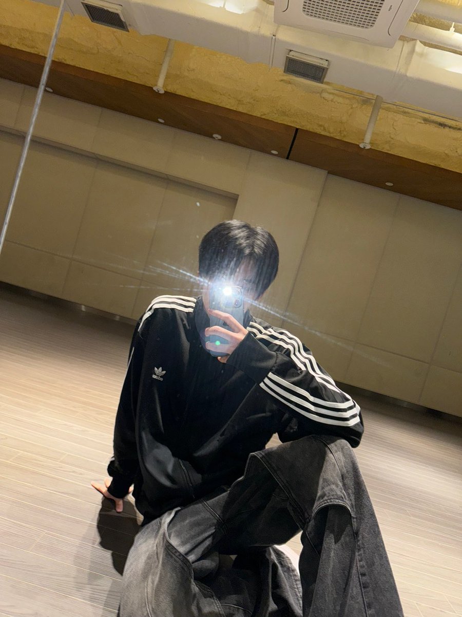 LUN8_members's tweet photo. [#도현]
얼른 보고 싶어요! 오늘 하루 파이팅! 

#루네이트 #LUN8 https://t.co/ijH7Yt864X