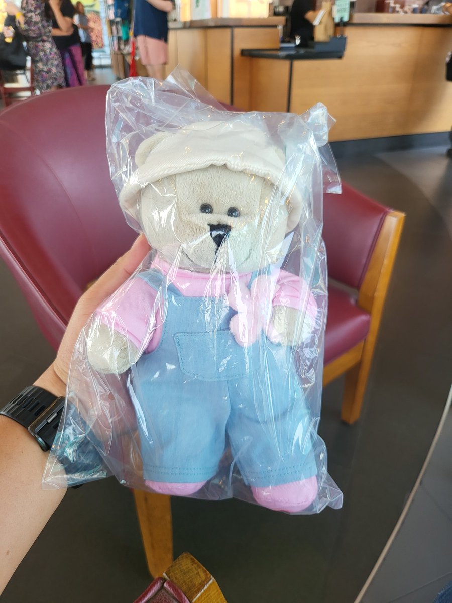 SurrenderedBear's tweet photo. RT สุ่มแจกน้องหมี Starbucks ร��่นลิมิเต็ด Spring Blossom น่ารักมากกกกก สำหรับ Follower เท่านั้น สีชมพูววววว ตัวนี้มาเจอที่ Starbucks สุรินทร์ เดี๋ยวหอบหิ้วเอาไปให้ ใครได้ไปโชคดีมาก ขอเอาไปนอนกอดคืนนี้ก่อนส่งมอบพร้อมคราบน้ำลายตอนนอนกรน เอาแบบนี้เลยนะ ใครอยากได้ ลุ้นเลย ลุยยยย 🥰🥰 https://t.co/vCAnfit1rG