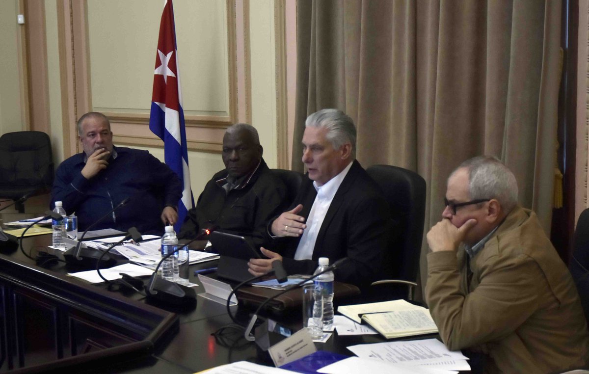 En reunión del Consejo de Estado y con la participación del Presidente <a href="/DiazCanelB/">Miguel Díaz-Canel Bermúdez</a> evaluamos el cumplimiento del cronograma del proceso de implementación de las medidas del Gobierno para corregir distorsiones y reimpulsar la economía durante 2024. #Cuba