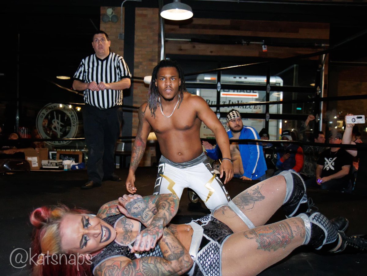 jboujii's tweet photo. One Night Stand ‘06 energy.
Back next month @SmashMaster570 3/16.
#EVERYTHINGBOUJII
#JBOUJII
#MRPWI
#PWI500 @OfficialPWI
#BRP50 @blackrasslin
📸 Kat Snaps https://t.co/mnY6tNwsET