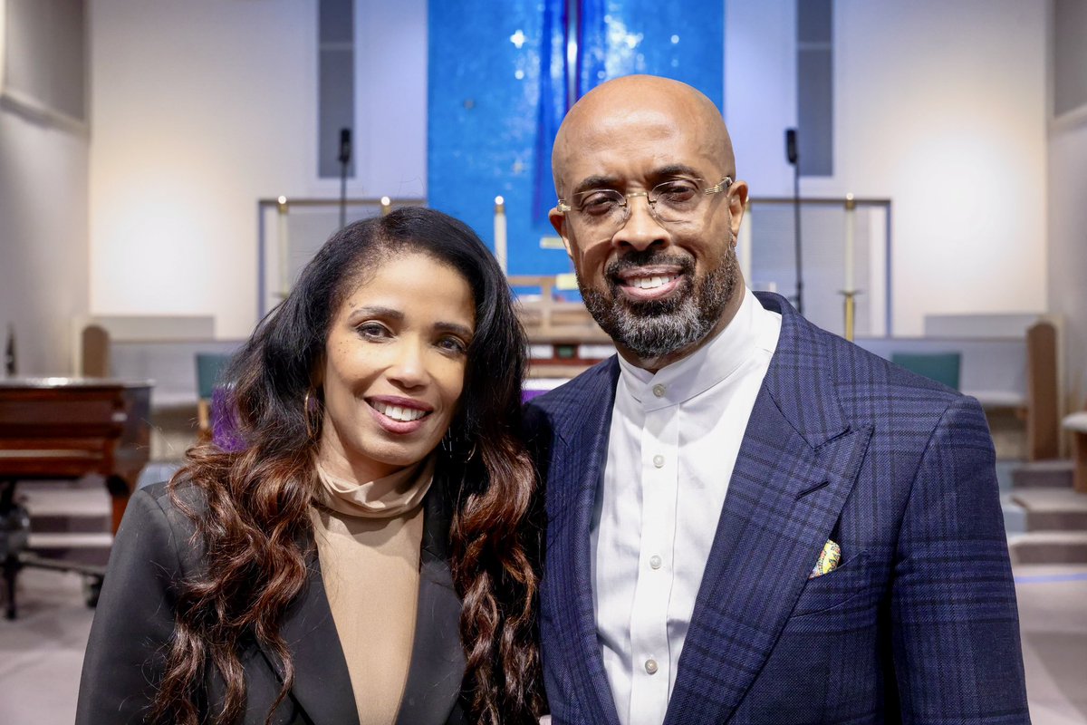 ArevaMartin's tweet photo. Thx you @RPCoalition President Frederick Haynes lll for standing in solidarity with #Section14 survivors and descendants and calling on the City of #PalmSprings to go beyond an apology and take action to repair the harm caused by the demolition of their homes. #Reparations https://t.co/vxhwpZYAL1