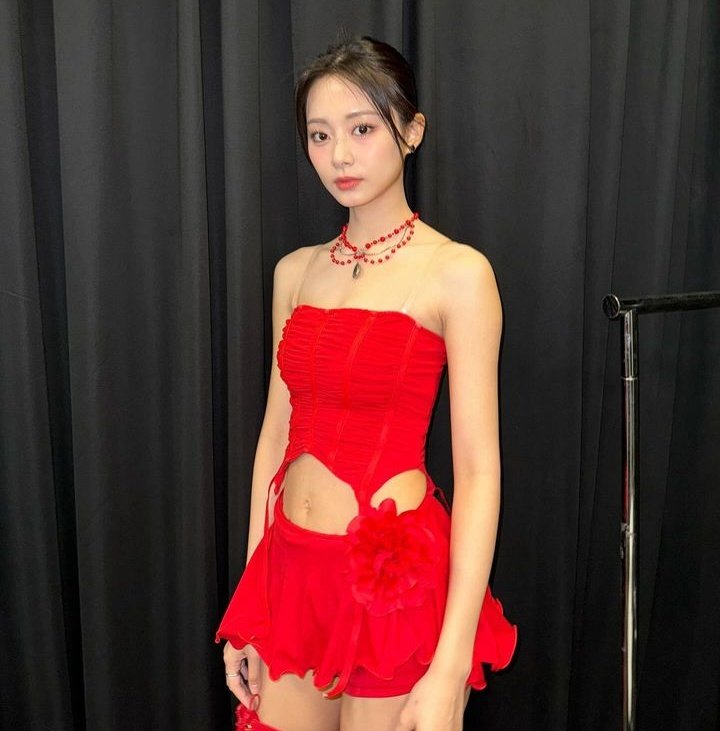 OLTSupport's tweet photo. Todo el mundo admirando a #TZUYU en Nueva York 🍎🥹❣️

Un Once pago un anuncio 🪧 GIGANTE en Nueva York por #TZUYU 🥹🥹🦌❣️

Simplemente WOW , #Tzuyu se ven tan bien ❤️‍🩹

 ©® @sorakonnn 

🔗 https://t.co/jIVfcRE8zB
 🔗❤YouTube: https://t.co/V3m92vgPpc

+*:ꔫ:* 𝑊���𝑡ℎ 𝑌𝑂𝑈-𝑡ℎ *:ꔫ:*+
𝑃𝑟𝑒-𝑆𝑎𝑣𝑒 & 𝑃𝑟𝑒-𝑂𝑟𝑑𝑒𝑟
https://t.co/10PrgupDnM

WITHYOUTH ALBUM SNEAKPEEK
#TWICE_SneakPeek
#TWICE13thMiniAlbum #Withyouth #TWICE @JYPETWICE
✨------------------------------✨

🔗https://t.co/K1dpWiB9MT
🔗 playlist With you Th: https://t.co/vMGBOn8Tg2… 

#TWICE #NAYEON  #JEONGYEON #MOMO #SANA #JIHYO #MINA #DAHYUN #CHAEYOUNG #TZUYU @JYPETWICE