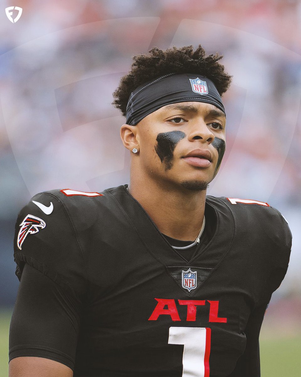 𝗧𝗥𝗘𝗡𝗗𝗜𝗡𝗚: Justin Fields has unfollowed the #Bears on instagram and has followed: - Bijan Robinson - Kyle Pitts - Drake London Is Fields to Atlanta inevitable?