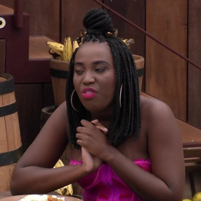 centralreality's tweet photo. Leidy: "Você acha que é quem pra não querer comer a comida de ninguém?"

Fernanda: "Uma pessoa que sabe cozinhar!" #BBB24 https://t.co/N4Xufdj9Cc