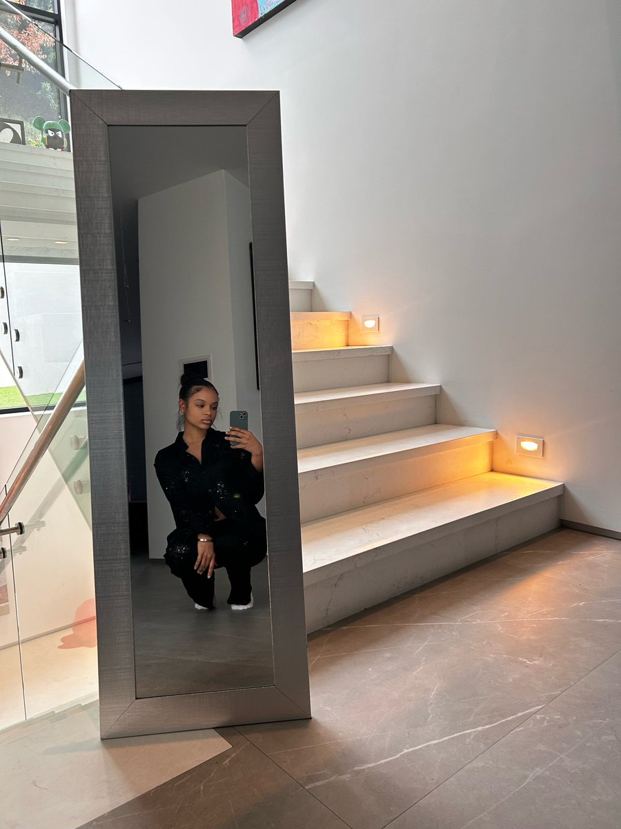 Love getting cute to sit around the house 🖤