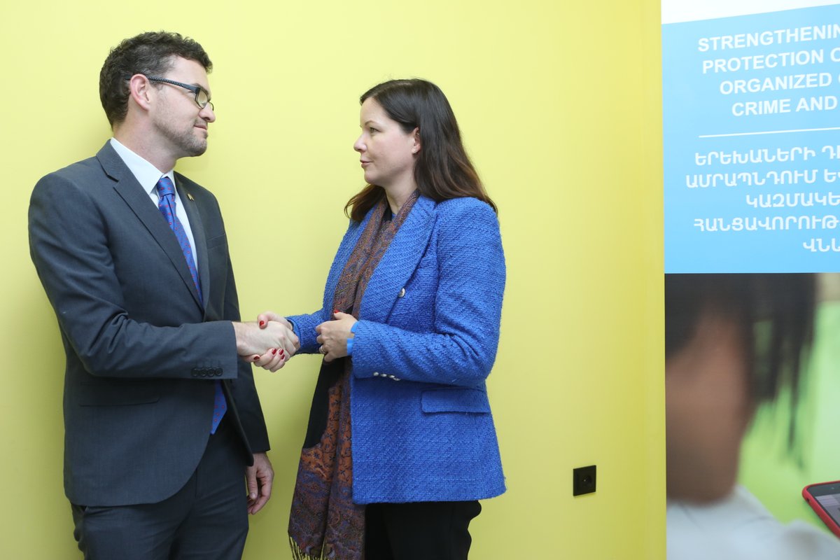 unicefarmenia's tweet image. Funded by UK Government (#UKCSSF), UNICEF launches a programme to build the capacity of adolescents, parents &amp;amp; teachers in #onlinesafety. 

UNICEF &amp;amp; partners to develop legal &amp;amp; policy framework to strengthen protection of children from cyber crimes.

uni.cf/42KH11q