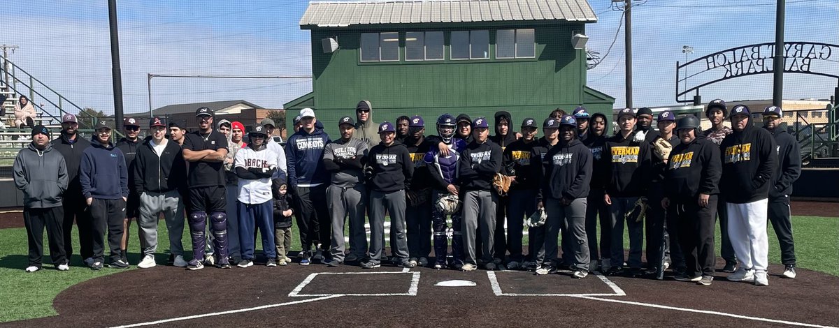 Jay Ocheskey (@jocheskey) on Twitter photo Thanks to our Alumni for braving the COLD Saturday. It’s always great to see you guys!
<a href="/EvermanAthleti1/">Everman Athletics</a> @Evermanbaseball Thanks to our Alumni for braving the COLD Saturday. It’s always great to see you guys!
<a href="/EvermanAthleti1/">Everman Athletics</a> @Evermanbaseball