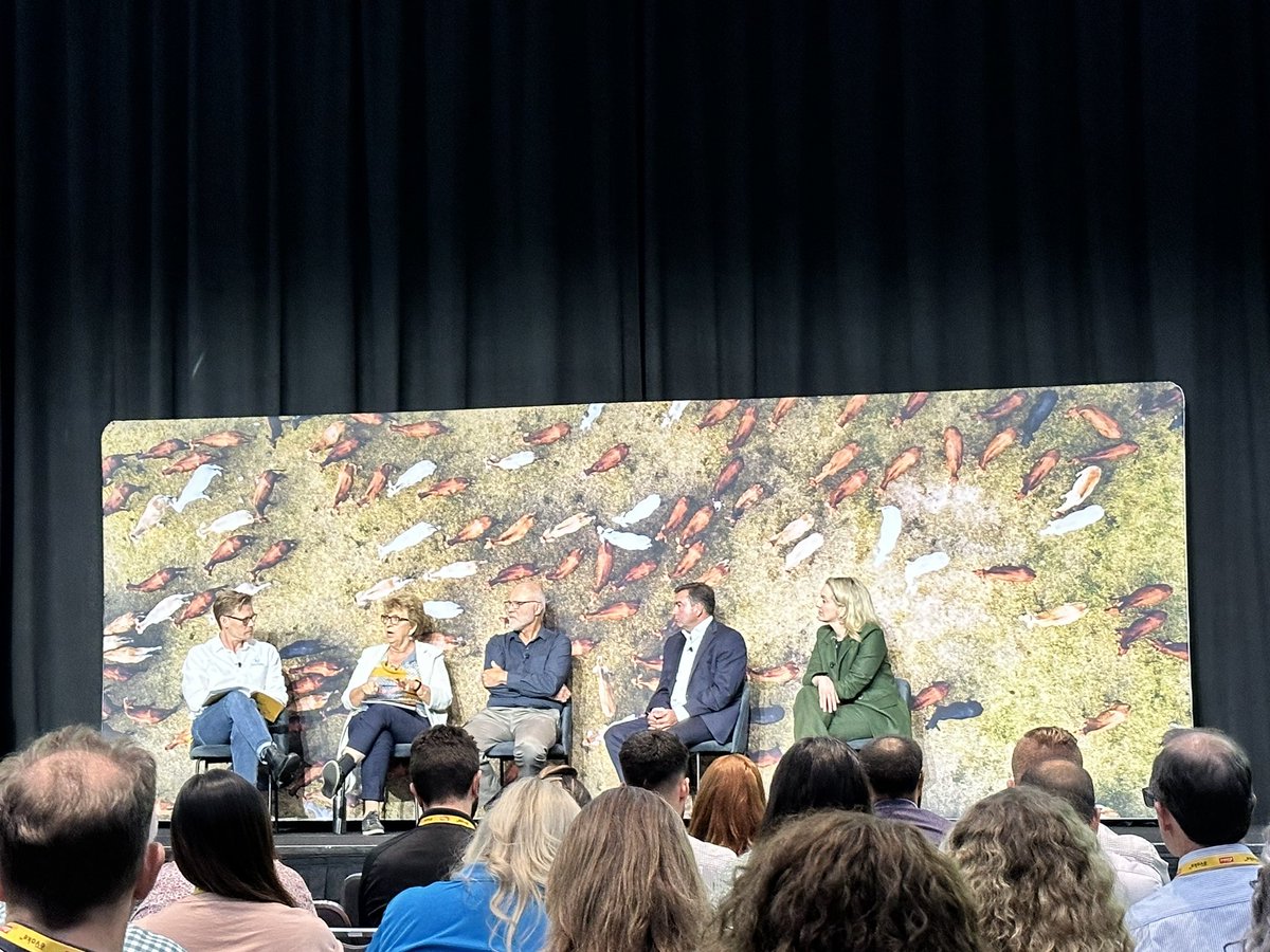 Sustainability Leaders &amp; Laggards session at #Evokeag… with emissions mapped for 80% of the WA milk pool, #dairy is leaning into the challenge &amp; the opportunity.