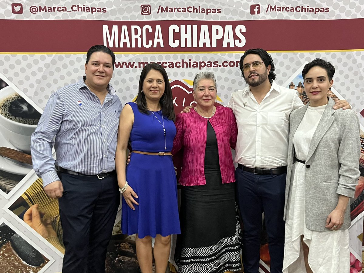 Estoy muy contento porque mi hermano Fernando tomó protesta como Consejero Presidente de Marca Chiapas.

Estoy seguro que sabrá dar su mayor esfuerzo en esta nueva oportunidad de servicio.

<a href="/Marca_Chiapas/">Marca Chiapas</a> es una estrategia de desarrollo económico y social que aporta valor.