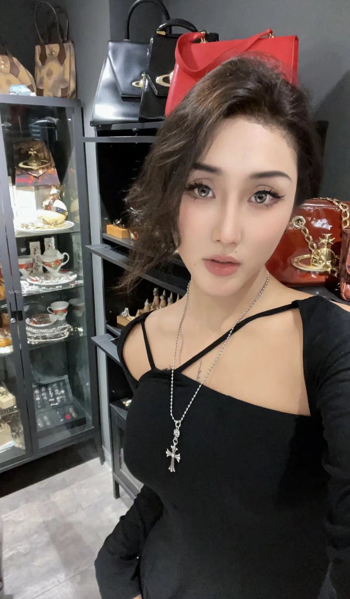 你们懂 给男人舔完🐔巴 就要跟他亲嘴的xp么