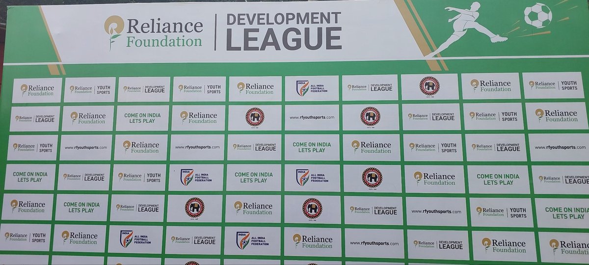 DattaNilanjan's tweet photo. Nothing like watching live sporting action early morning. And if its #Football my grin only gets wider. Dropped in at the #JLN #Delhi to watch @THE_RanjitBajaj #DelhiFC take on @THESUBRATAPAUL #AIPLFC in the @RFYouthSports #RelianceFoundationDevelopmentLeague #IndianFootball https://t.co/CDkOjZO6GT
