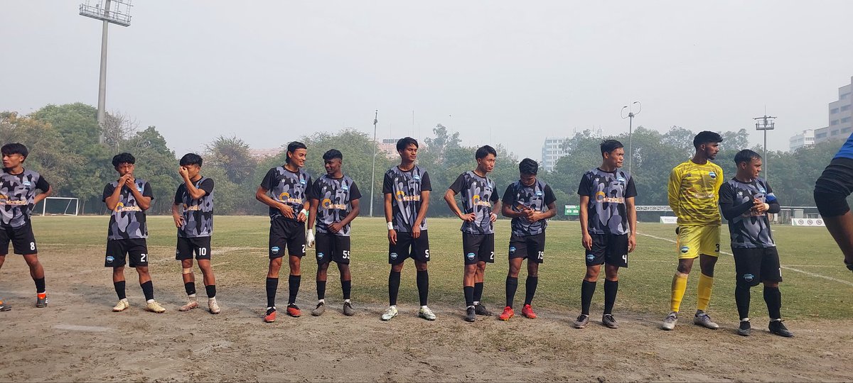 DattaNilanjan's tweet photo. Nothing like watching live sporting action early morning. And if its #Football my grin only gets wider. Dropped in at the #JLN #Delhi to watch @THE_RanjitBajaj #DelhiFC take on @THESUBRATAPAUL #AIPLFC in the @RFYouthSports #RelianceFoundationDevelopmentLeague #IndianFootball https://t.co/CDkOjZO6GT