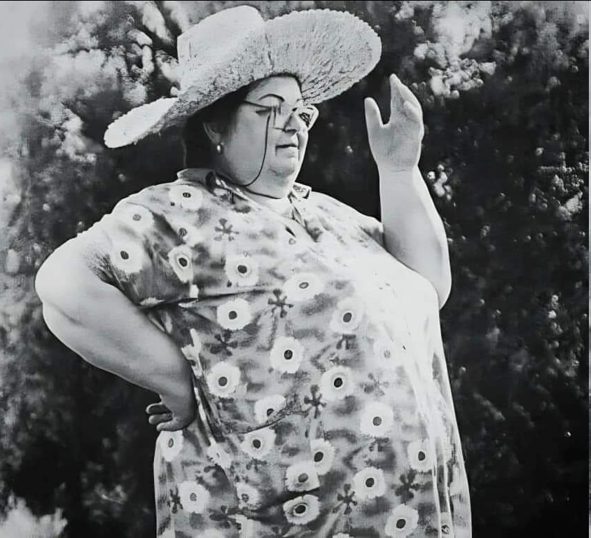 Покажи мне тетю которая. Пэм феррис марджори дурсль. Медаль лучшей тете. Комедоз тётя зина. Самая лучшая тетя.