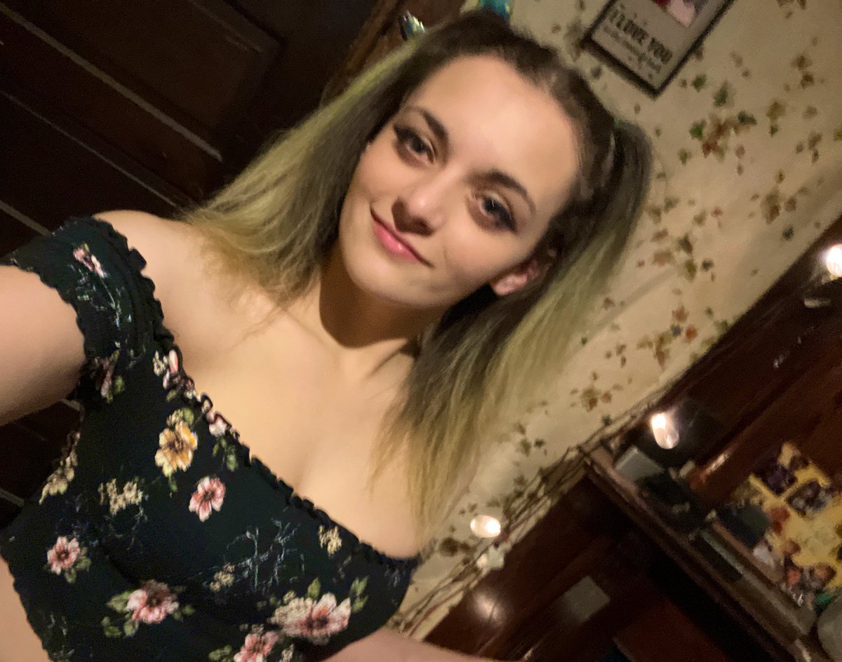 I was so gorgeous with my green hair. You wish you could touch me piggy?