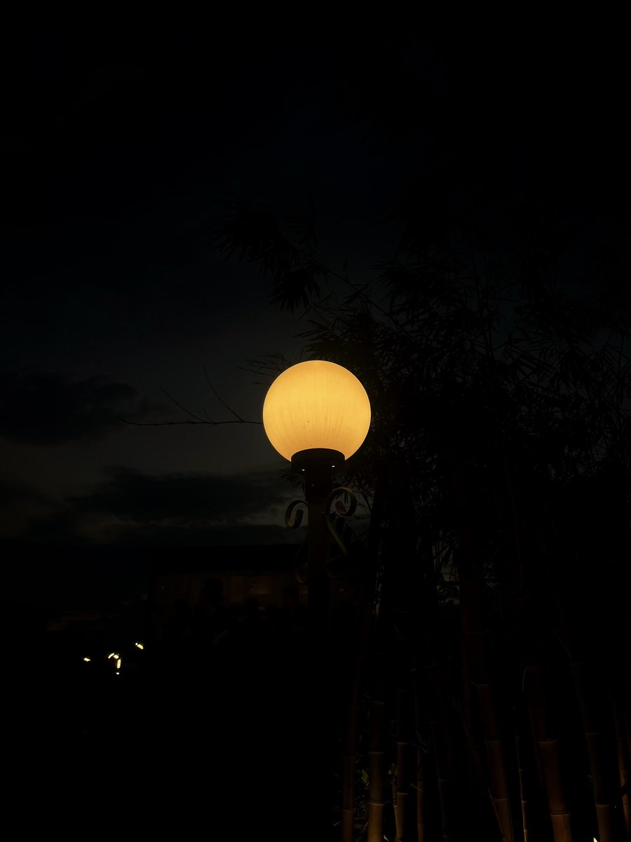 Heyyy lovelyy peopleee🫶🏻🧡#NFTCommunity 

Im soo excited too share my new collection on <a href="/exchgART/">Exchange Art</a> ✨Would love to see you all theree☀️🧡

Sale is live now ✨🧿

Luminous Gleam 🌝🧡 - Golden lamp ‘s aura ☀️🫶🏻

#SOL  #photograghy 

exchange.art/helcapz