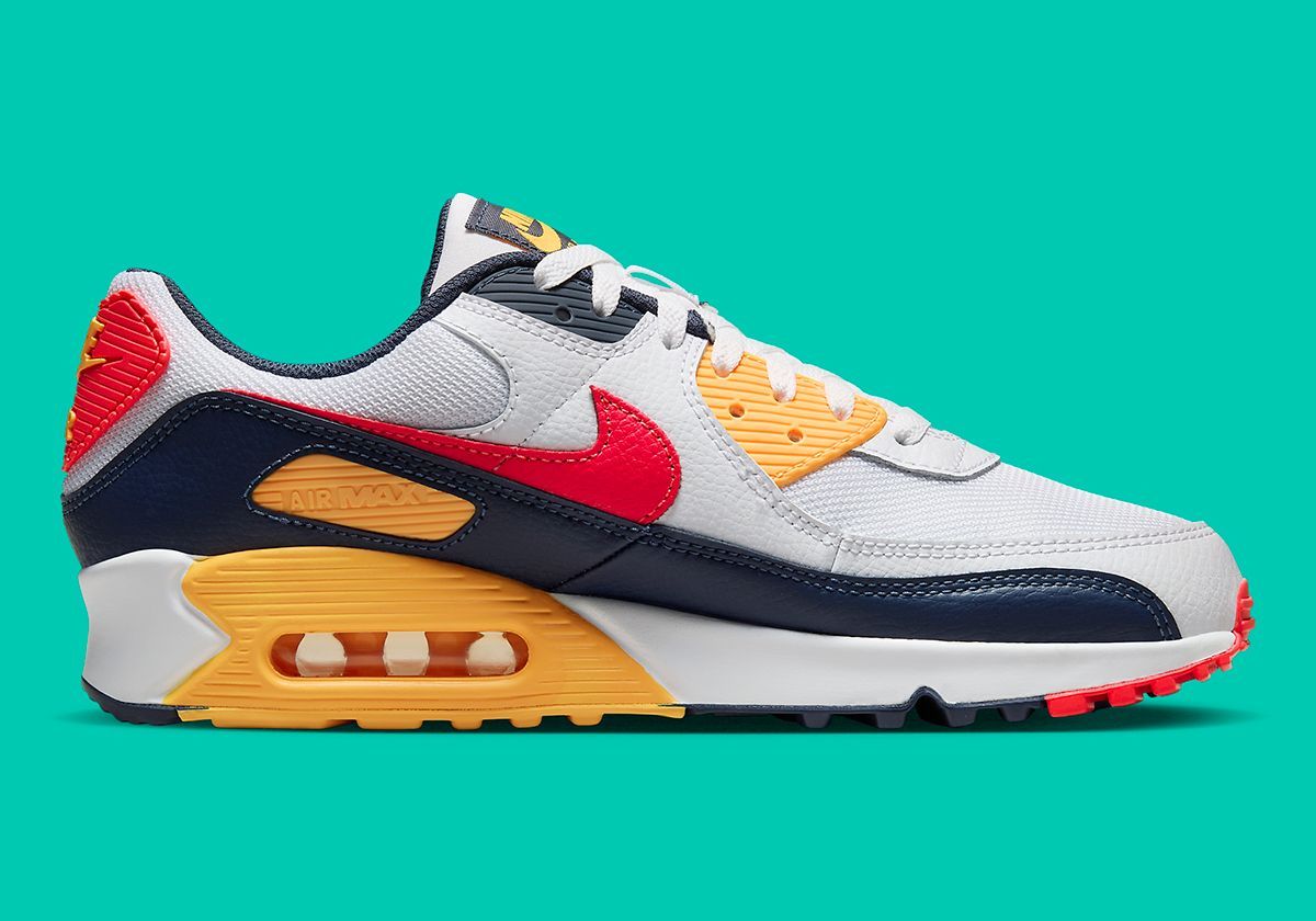 SneakerNews's tweet image. Give this Nike Air Max 90 a nickname 🌈