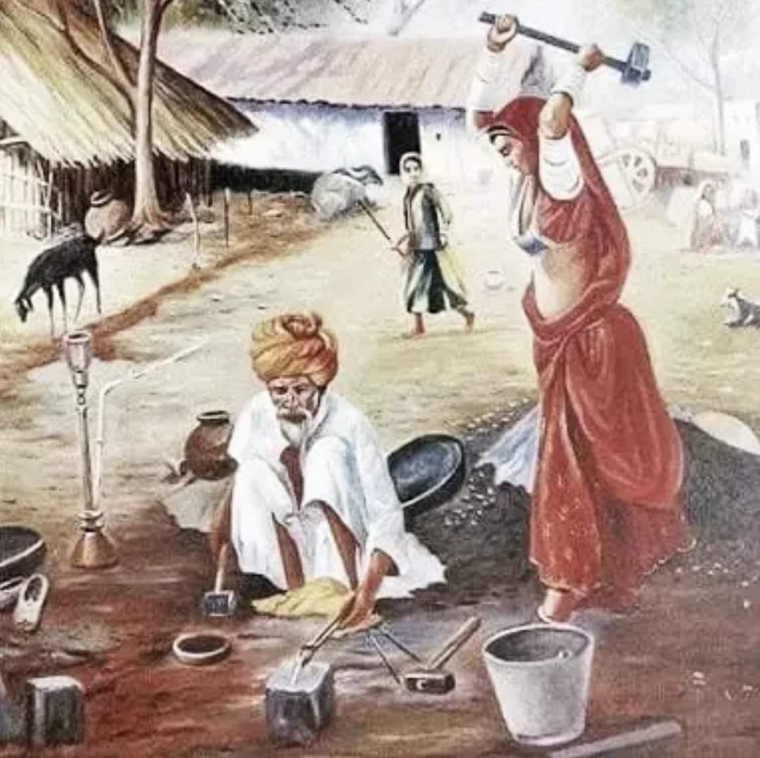 When the Mughal hegemony was established over Chittorgarh, the Gadia blacksmiths of Mewar started making weapons for the brave Shiromani Maharana Pratap and his army and took a pledge that they would lead a nomadic life until Chittorgarh was freed from the rule of the Mughals.