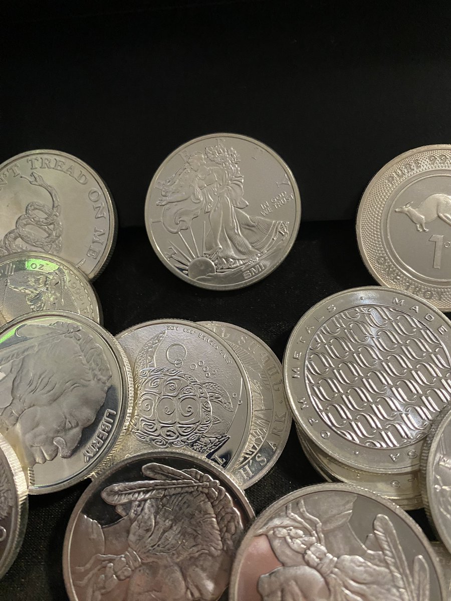 v1rtualn0mad's tweet image. An amazing feat and this dedicated member who deserves everything they’ve earned! 
New #mint coming for #Easter - will you get your precious metals coin through the #CryptCandy redemption offer? 
Didn’t know about this? Are you in the #Discord ? If not, you’re missing out!