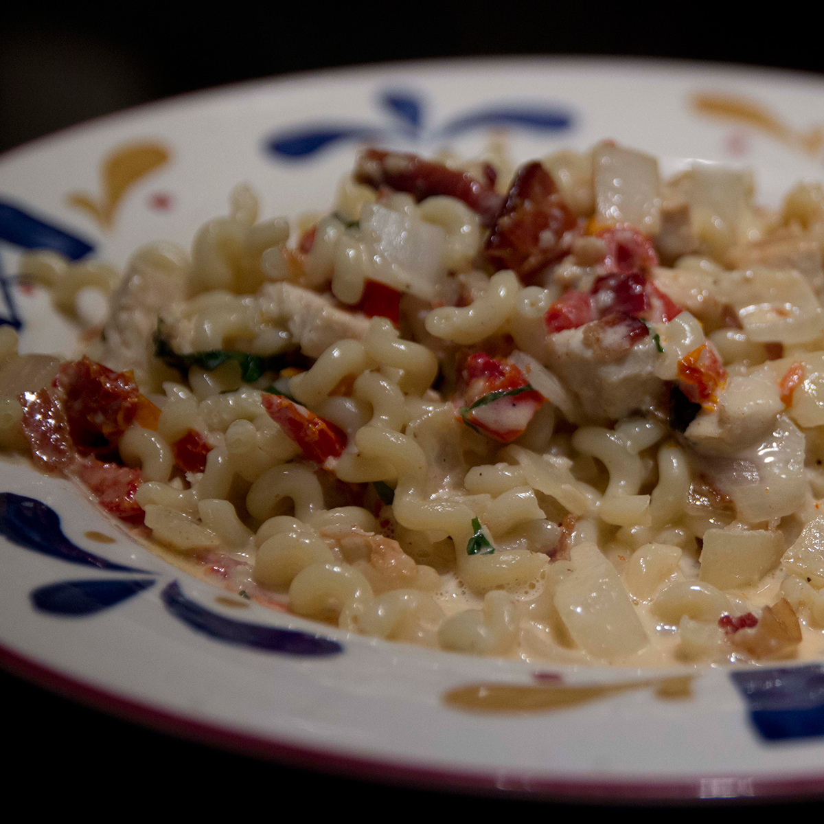 MistoCaffe's tweet photo. One of our menu’s most popular items is World Famous Fusilli Bucati-Chicken, Bacon, Onion and Sun Dried Tomato Cream Sauce. https://t.co/aRfOt8lKcK https://t.co/lrOSX7TcYY