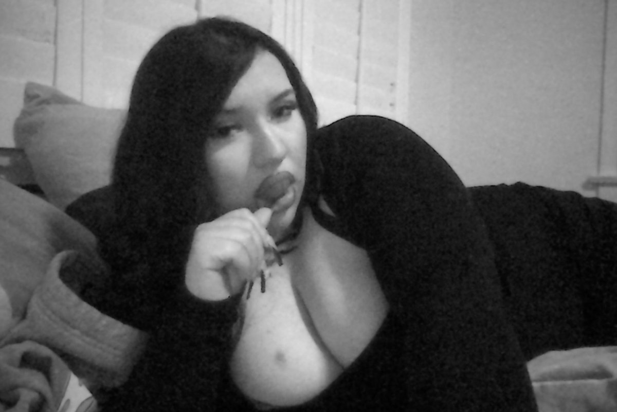 wnt2death's tweet photo. miss me ? 💋 https://t.co/UFrhkaYxdZ
