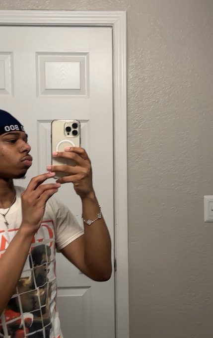 Watch 🔙Deontae🔜's leaked NSFW photo on TwXstars