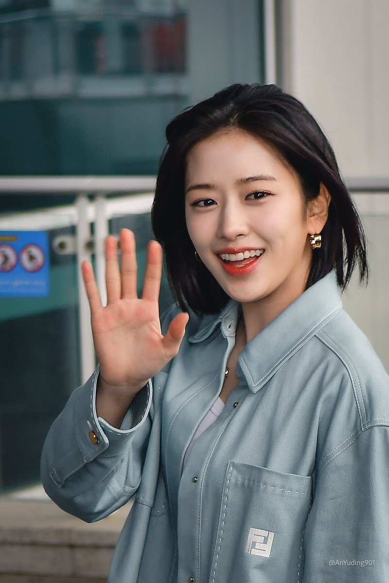240220 Have a safe trip, Yujin! 👋

#아이브 #안유진
#IVE #YUJIN