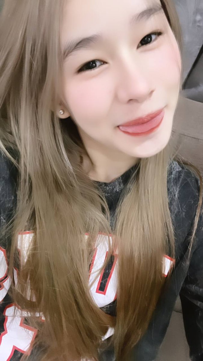 วันนี้เธอว่างไหม ว่าจะชวนเข้ามานั่งในหัวใจเราซะหน่อย 🥰
