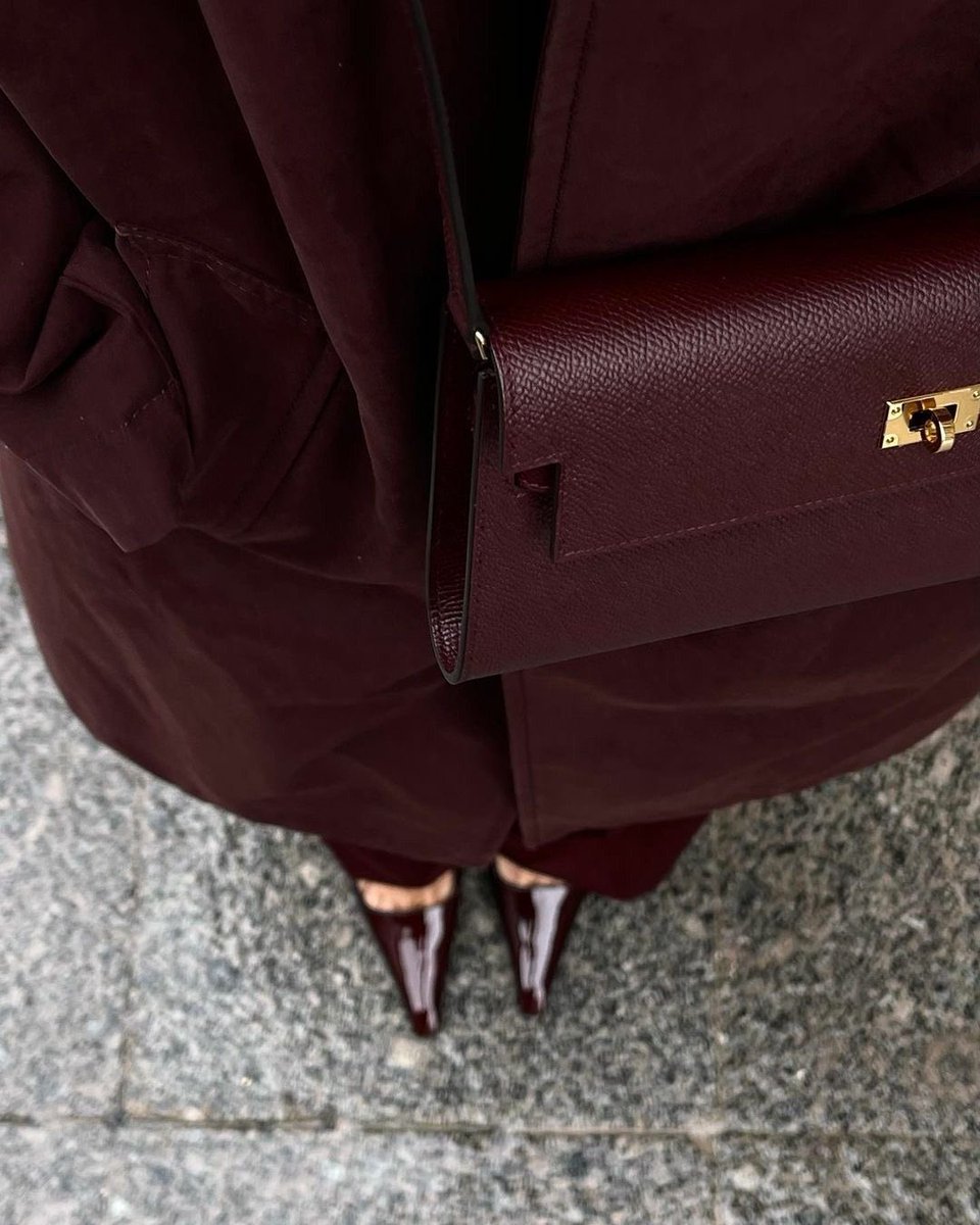 modernlilithh's tweet image. reply and I'll tell you a color to look for on pinterest and the first four photos are your aesthetic

I got cherry red ♥️🍒